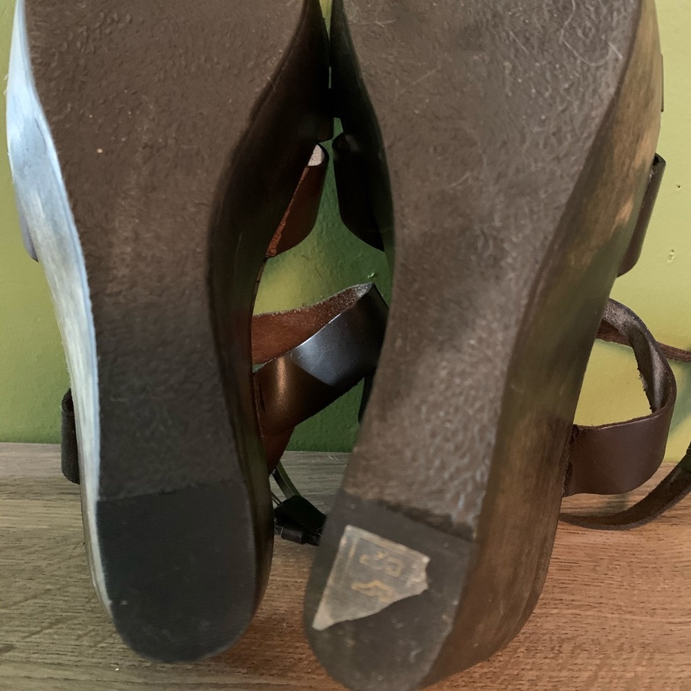 Gorgeous brown leather Mango wedges - Picture 9 of 13